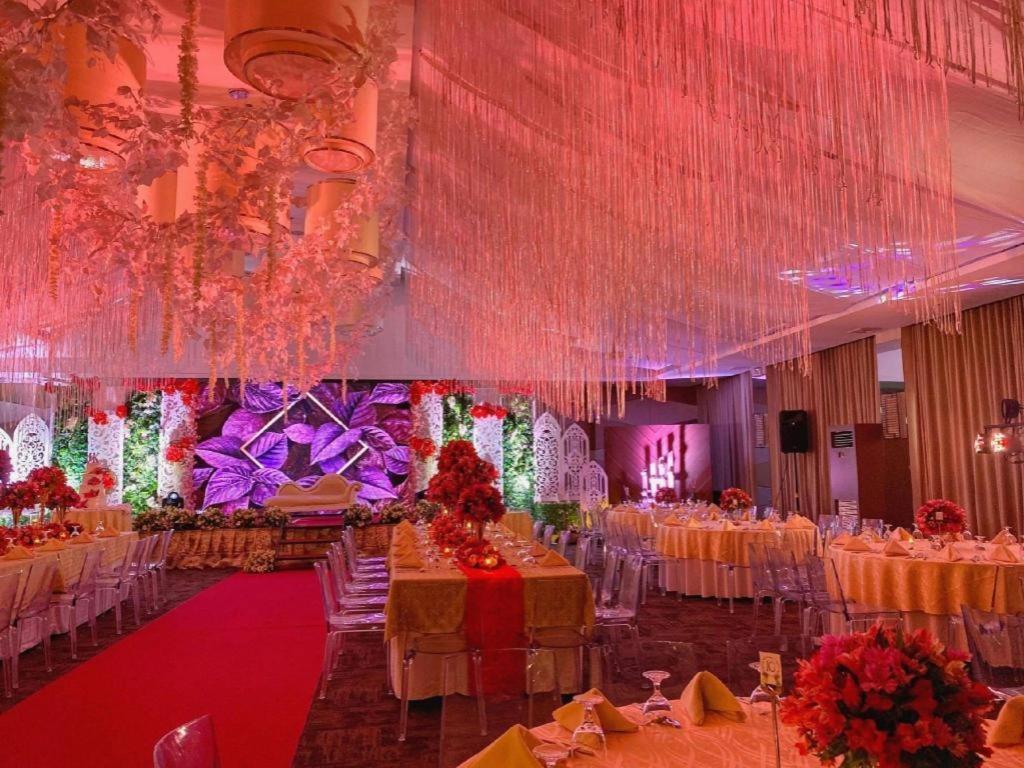 District 21 Hotel Iloilo City Exterior photo