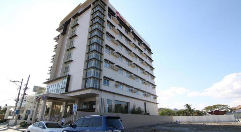 District 21 Hotel Iloilo City Exterior photo